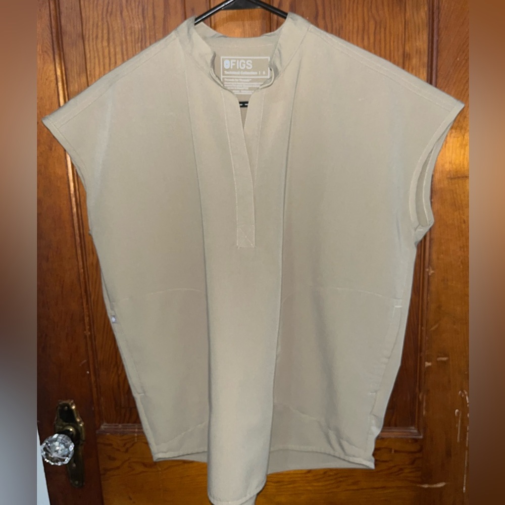 Figs Small Khaki Rafaela Top and Joggers Pants